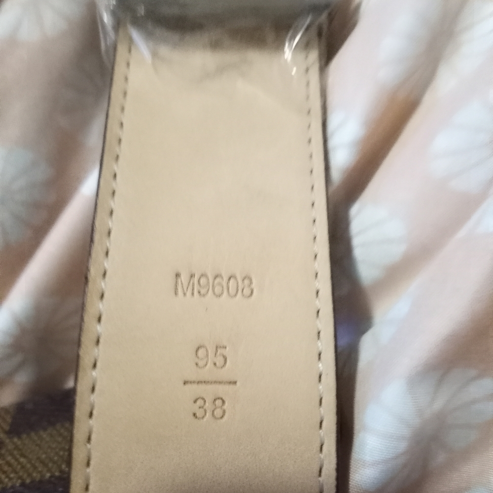 Authentic Womens Damier Louis Vuitton Belt - Picture 8 of 9